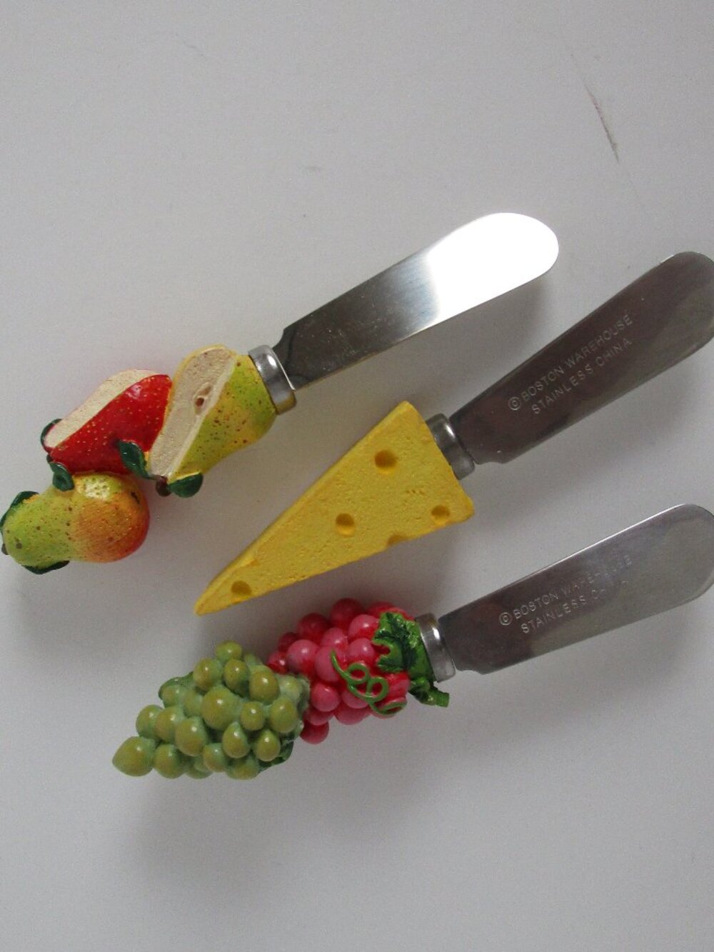 set of spreader knives